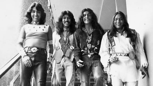 Die Band «Redbone». Die Band «Redbone».