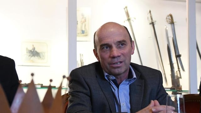Stefan Koster von der SVP, der Stadtrat, will Chef der Stadtverwaltung werden. Stefan Koster von der SVP, der Stadtrat, will Chef der Stadtverwaltung werden.