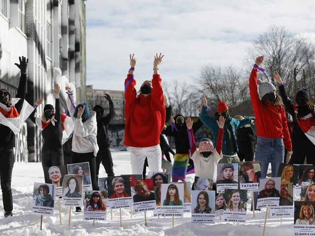Protestierende Frauen in Belarus. Protestierende Frauen in Belarus.