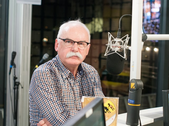 Hugo Fasel in der Glasbox.