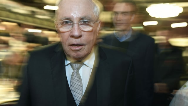 Über Spenden spreche man nicht, so Christoph Blocher in seiner Stellungnahme. Über Spenden spreche man nicht, so Christoph Blocher in seiner Stellungnahme.