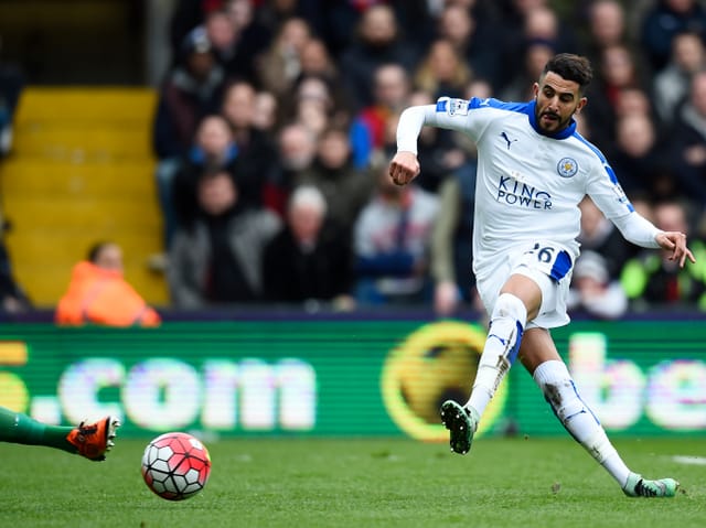 Riyad Mahrez erzielt ein Tor.