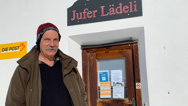 Markus Menn vor seinem «Jufer Lädeli». Markus Menn vor seinem «Jufer Lädeli».