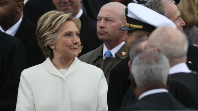 Es war kein leichter Gang für Sie: Hillary Clinton an der Inauguration ihres Gegners Donald Trump 2017. Es war kein leichter Gang für Sie: Hillary Clinton an der Inauguration ihres Gegners Donald Trump 2017.