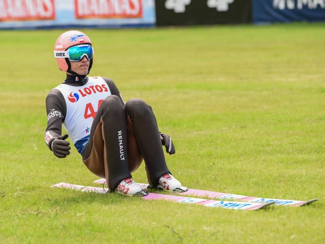 Der Pole Dawid Kubacki. Der Pole Dawid Kubacki.
