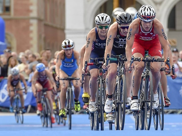 Nicola Spirig (ganz vorne) bei einem Triathlon Nicola Spirig (ganz vorne) bei einem Triathlon