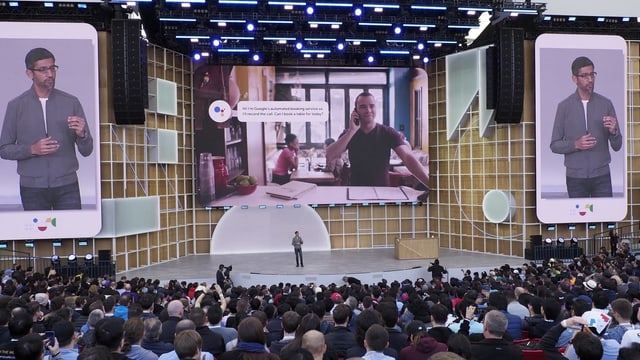Pichai präsentiert den digitalen Assistenten Duplex Pichai präsentiert den digitalen Assistenten Duplex