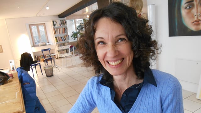 Nathalie Benelli lacht. Nathalie Benelli lacht.