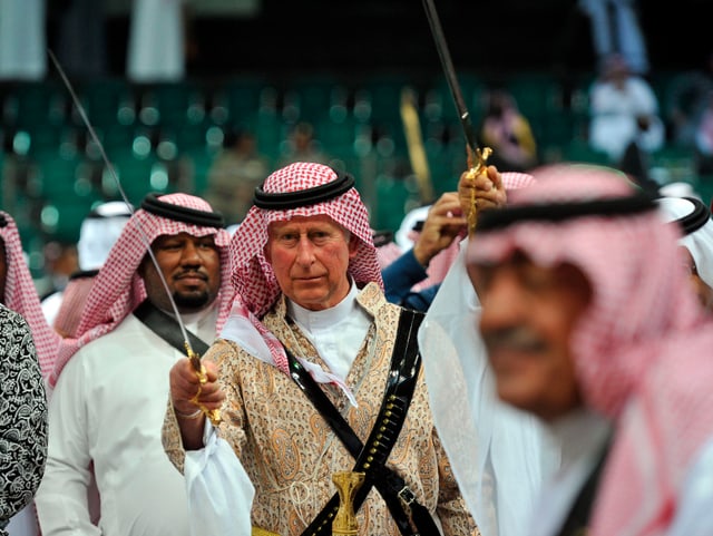 Prinz Charles mit Schwert Prinz Charles mit Schwert