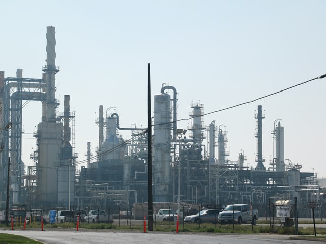 Ölraffinerie bei Bakersfield