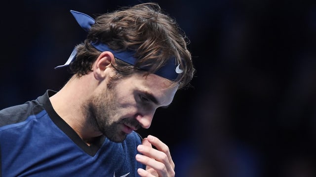 federer en posa pensiva federer en posa pensiva