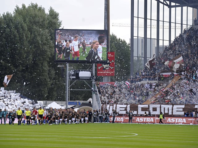 Fans von HSV und St. Pauli Fans von HSV und St. Pauli