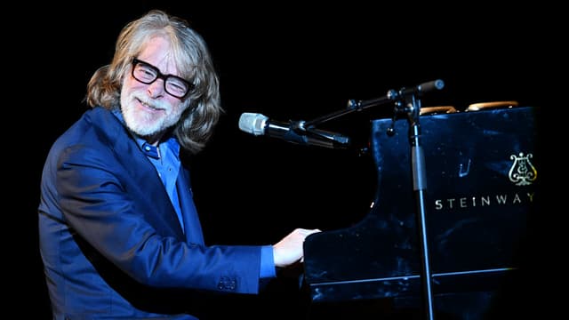 Helge Schneider am Klavier anlässlich der aktuellen Ene-mene-Moppel-Tour. Helge Schneider am Klavier anlässlich der aktuellen Ene-mene-Moppel-Tour.