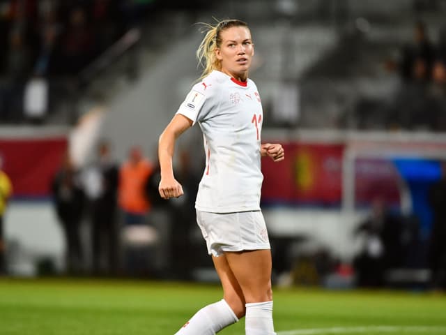 Lara Dickenmann. Lara Dickenmann.
