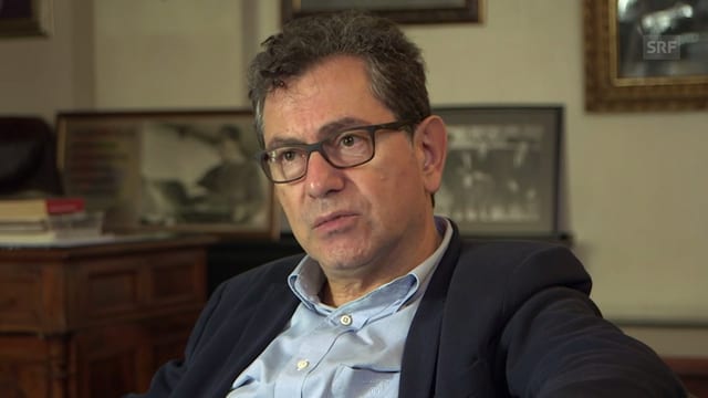 Kadri Gürsel, Journalist der letzten oppositionellen Zeitung «Cumhuriyet» sitzt seit viereinhalb Monaten in Haft. Kadri Gürsel, Journalist der letzten oppositionellen Zeitung «Cumhuriyet» sitzt seit viereinhalb Monaten in Haft.