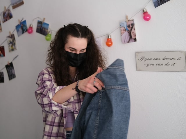 Ronja Muoth vid far urden. Ronja Muoth vid far urden.