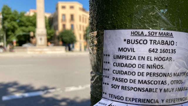 «Ich suche Arbeit» – Eine Frau hat in den Strassen von Palma Inserate aufgehängt. «Ich suche Arbeit» – Eine Frau hat in den Strassen von Palma Inserate aufgehängt.