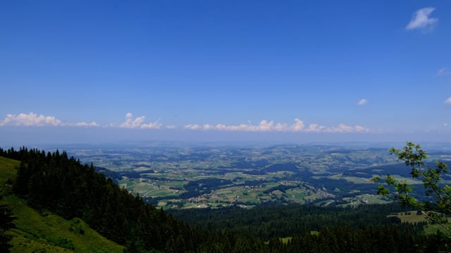 Blick von den Voralpen ins Mittelland. Blick von den Voralpen ins Mittelland.