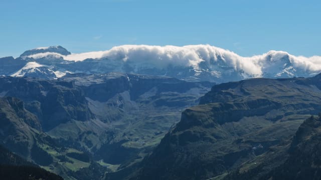 Über den Glarner Alpen lag am Samstag von Süden her eine imposante Föhnmauer. Über den Glarner Alpen lag am Samstag von Süden her eine imposante Föhnmauer.