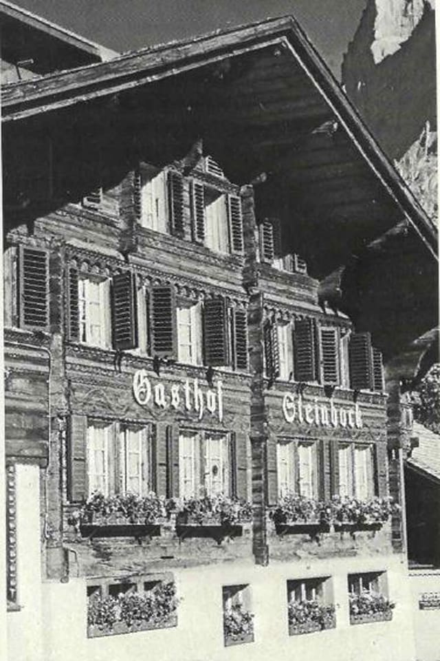 Altes Haus im Berner Bauernhaus-Stil. Altes Haus im Berner Bauernhaus-Stil.