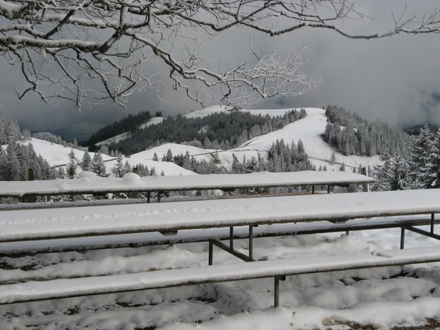 Schon am Sonntagnachmittag hatte es auf dem Napf etwas Schnee. Schon am Sonntagnachmittag hatte es auf dem Napf etwas Schnee.