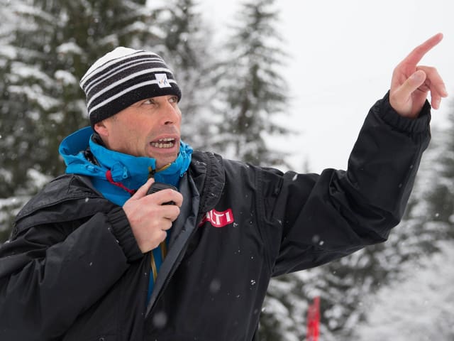 Renndirektor Markus Waldner gibt Anweisungen. Renndirektor Markus Waldner gibt Anweisungen.