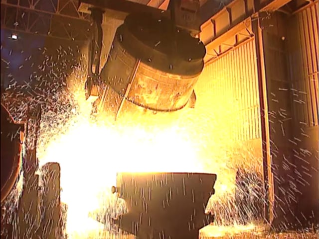 Nahaufnahme von Feuer und Stahl Nahaufnahme von Feuer und Stahl