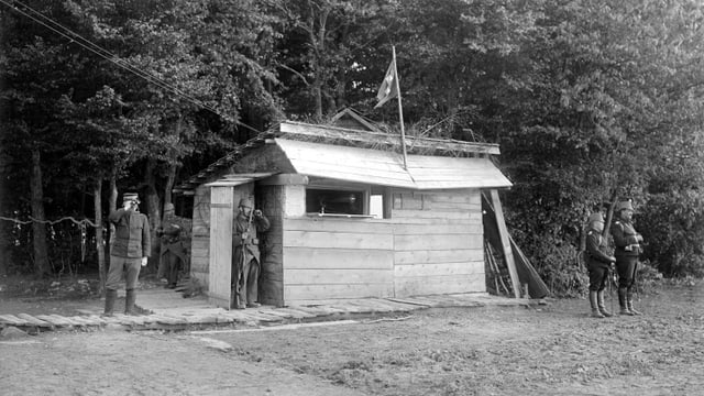 Grenzwachthütte an der elsässischen Grenze 1914-18. Grenzwachthütte an der elsässischen Grenze 1914-18.