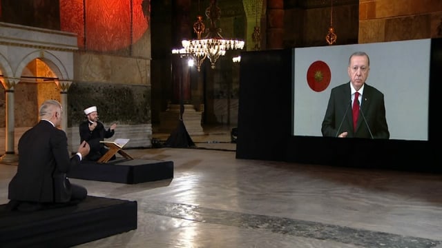 Erdogan in der Hagia Sofia. Erdogan in der Hagia Sofia.