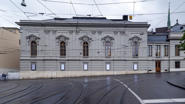 Links vom Stadtcasino ist der neue Durchgang zum Barfüsserplatz zu sehen. Links vom Stadtcasino ist der neue Durchgang zum Barfüsserplatz zu sehen.