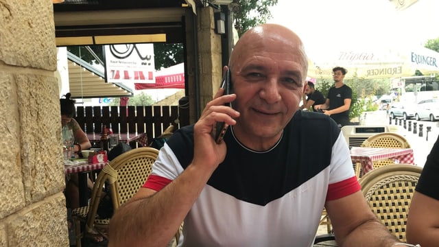 Azmi Hakim, ehemaliger Gemeindepolitiker in Nazareth. Azmi Hakim, ehemaliger Gemeindepolitiker in Nazareth.