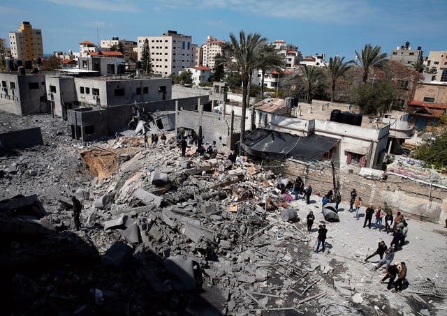 Zertrümmertes Gebäude im Gaza-Streifen Zertrümmertes Gebäude im Gaza-Streifen