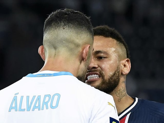 Neymar im Streit mit Gonzalez Neymar im Streit mit Gonzalez