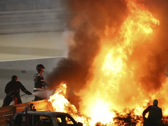 Aus diesen Flammen entkam Romain Grosjean. Aus diesen Flammen entkam Romain Grosjean.