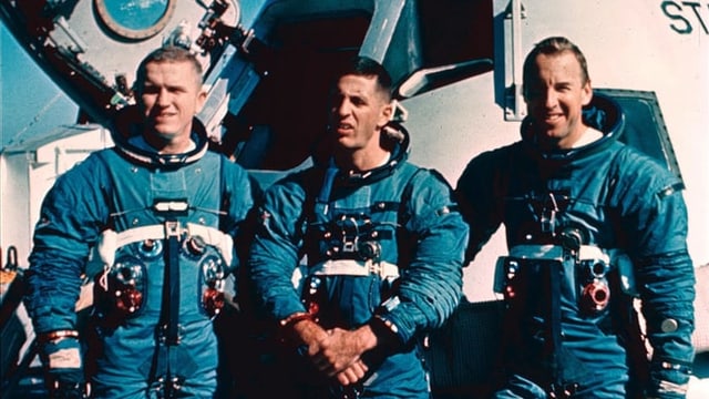 Die Apollo-8-Crew: Frank Borman (l.), James A. Lovell (m.), William A. Anders (r.). Die Apollo-8-Crew: Frank Borman (l.), James A. Lovell (m.), William A. Anders (r.).