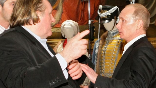 Depardieu bei einer Begegnung mit Putin. Depardieu bei einer Begegnung mit Putin.