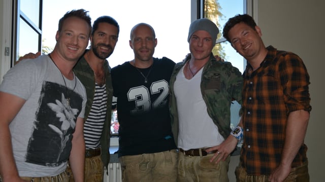 voXXclub nehmen sich Zeit für ein Gruppenfoto.