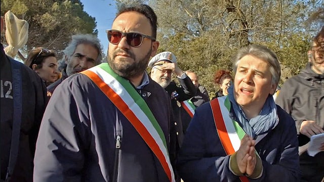 Marco Potì mit einer Trikoloren-Schärpe. Marco Potì mit einer Trikoloren-Schärpe.