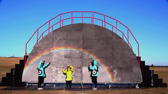 Video «Achtung! Experiment: Der begehbare Regenbogen (40/52)» abspielen Video «Achtung! Experiment: Der begehbare Regenbogen (40/52)» abspielen