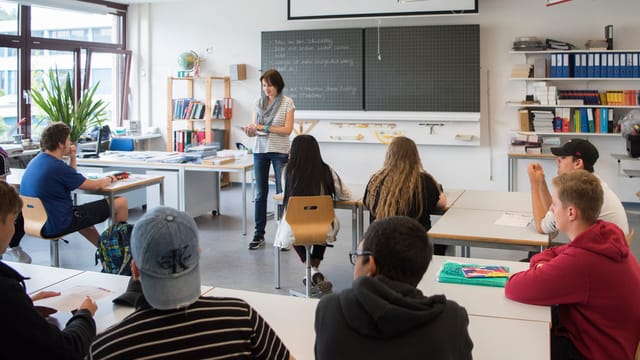 Klassenzimmer einer Sekundarschule Klassenzimmer einer Sekundarschule