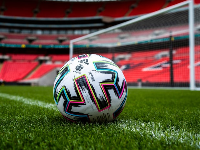 Fussball. Fussball.