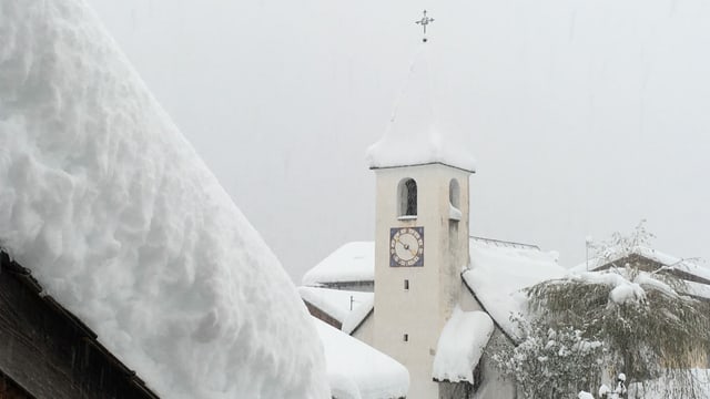 Verschneite Kirche im Münstertal. Verschneite Kirche im Münstertal.