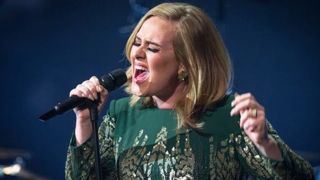 Video «Adele - Live in London» abspielen Video «Adele - Live in London» abspielen
