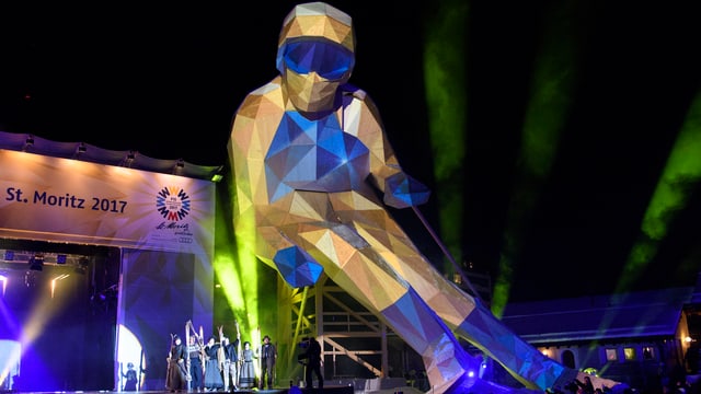 Grosse Ski-Skulptur in St. Moritz. Grosse Ski-Skulptur in St. Moritz.