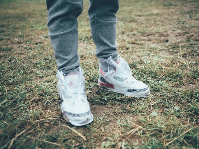 eingepackte Sneakers eingepackte Sneakers