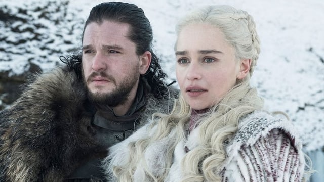 Ein MAnn und eine Frau im Schnee Ein MAnn und eine Frau im Schnee