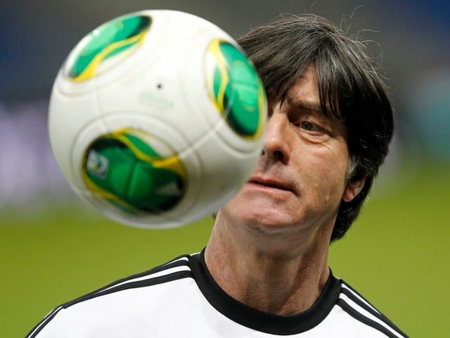 Joachim Löw ist vor dem Ecuador-Spiel zuversichtlich. Joachim Löw ist vor dem Ecuador-Spiel zuversichtlich.