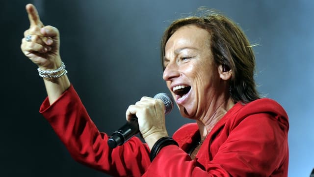 Gianna Nannini beim Singen. Gianna Nannini beim Singen.