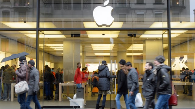 Der Apple Store an der Zürcher Bahnhofstrasse musste geräumt werden Der Apple Store an der Zürcher Bahnhofstrasse musste geräumt werden
