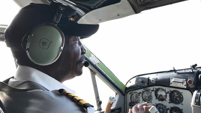 Pilot Leperes im Cockpit seiner Maschine. Pilot Leperes im Cockpit seiner Maschine.